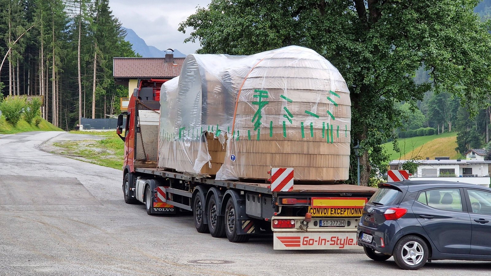 Transporting cabins on a truck