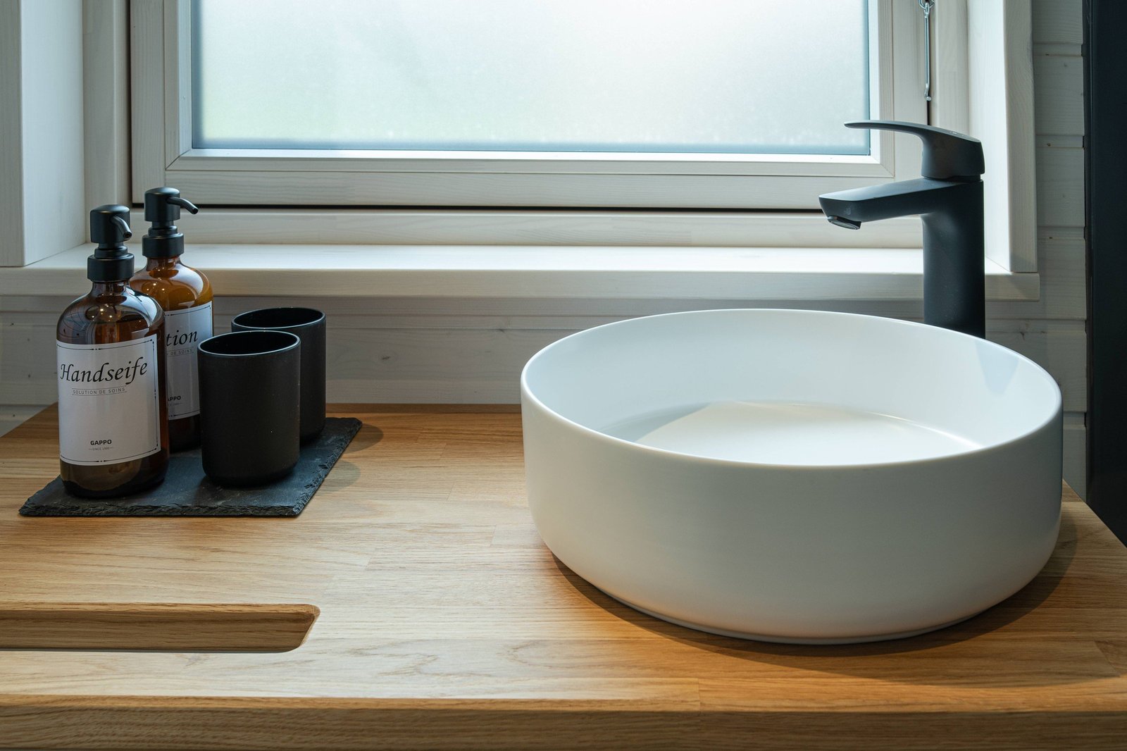 Cabin bathroom sink